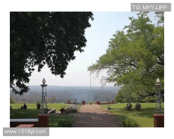 西班牙足球场的魅力与历史探秘之旅，感受激情与荣耀的交汇